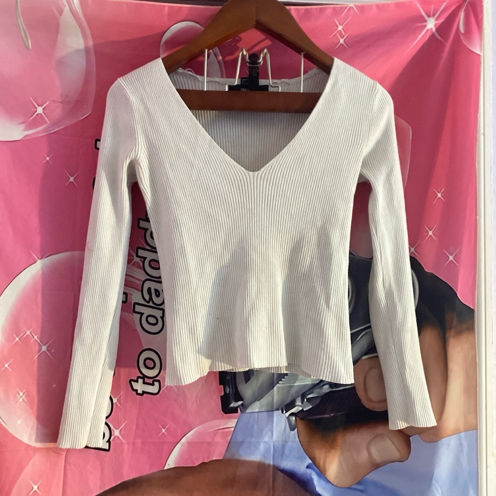 Forever, 21 white crop V-neck long sleeve top